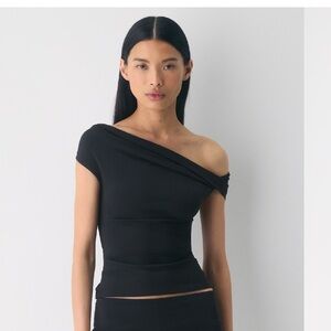 Aritzia Original Contour Ravish Top